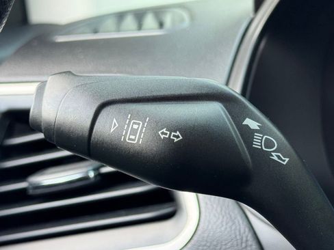 Used 2022 Ford Edge SEL w/ Convenience Package image 9