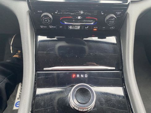 Used 2022 Jeep Grand Cherokee Laredo w/ Luxury Tech Group I image 26