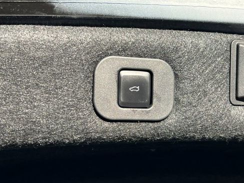 Used 2019 Lincoln Continental Reserve image 20