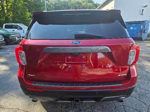 Certified 2024 Ford Explorer XLT w/ Equipment Group 202A AWD/4WD image 6