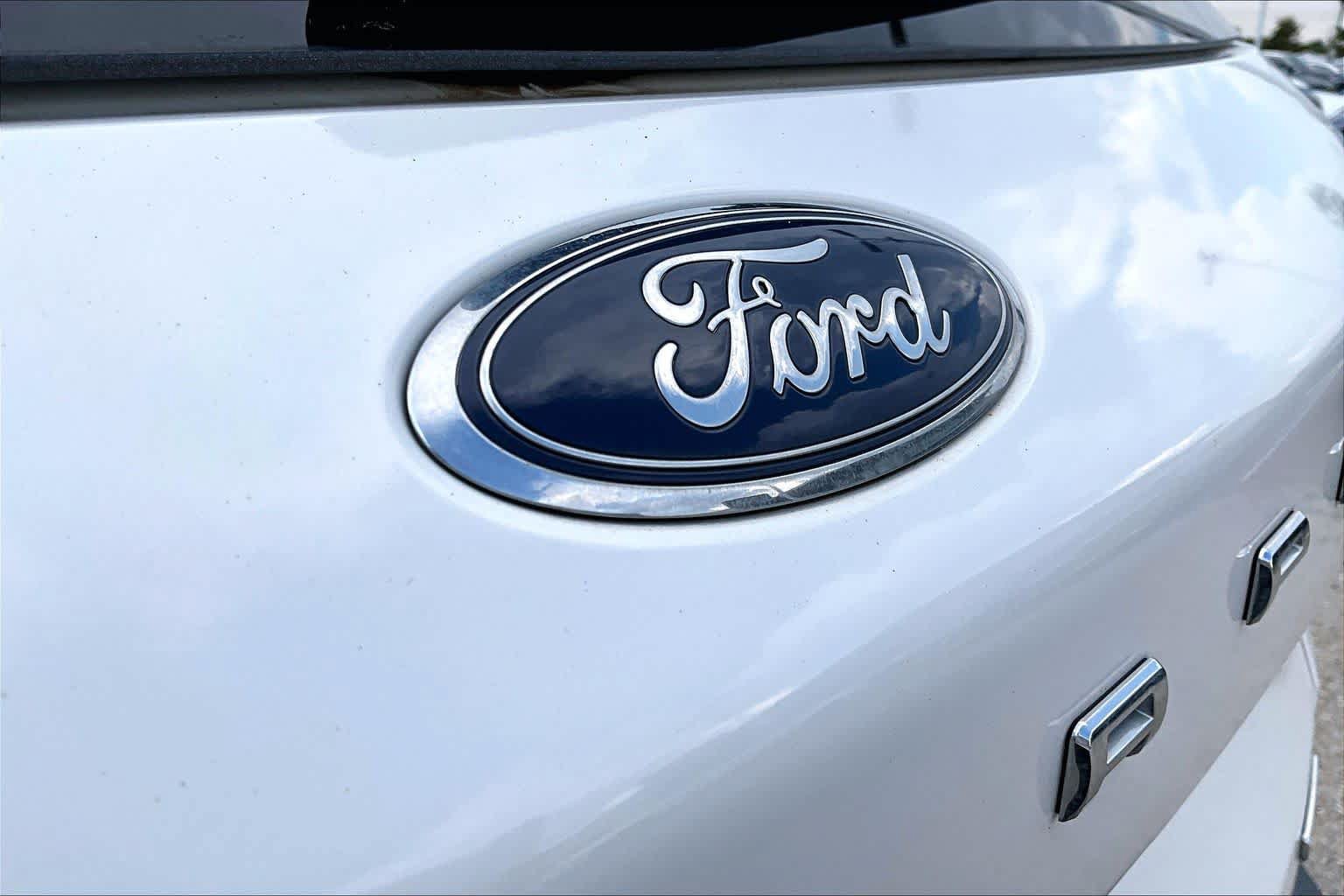 Used 2020 Ford Escape SEL FWD image 10