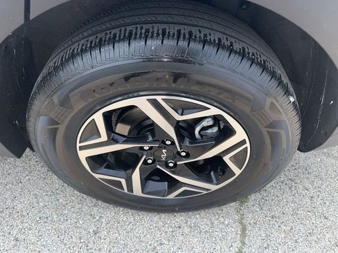 Used 2023 Kia Sportage LX image 16