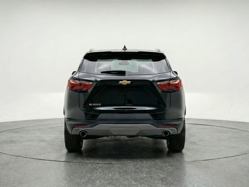 Used 2025 Chevrolet Blazer LT FWD image 7