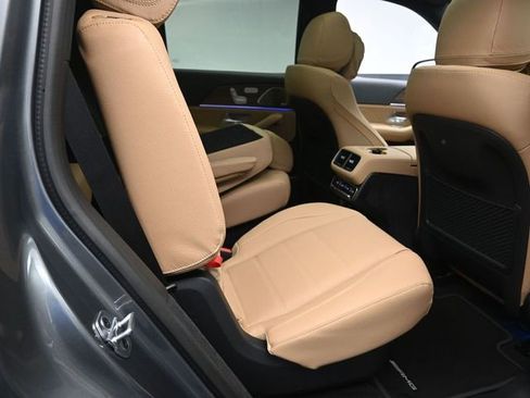 New 2026 Mercedes-Benz GLS 450 4MATIC image 28