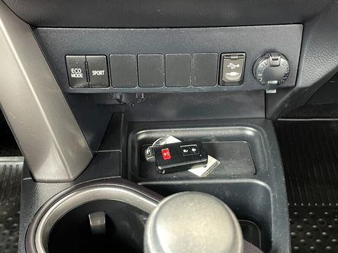 Used 2018 Toyota RAV4 XLE w/ Plus Extra Value Package AWD/4WD image 23