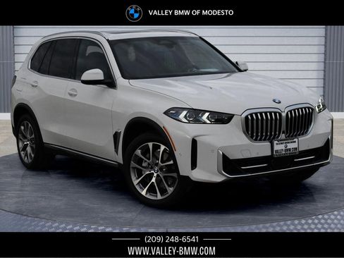 Used 2026 BMW X5 xDrive40i w/ Climate Comfort Package image 1