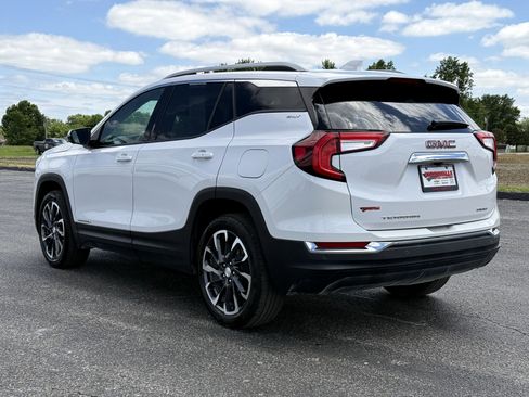 Used 2024 GMC Terrain SLT w/ Infotainment Package II AWD/4WD image 5
