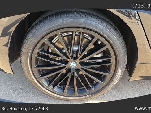 Used 2022 BMW 530i w/ Premium Package RWD image 12