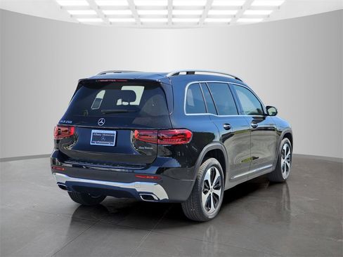 Used 2025 Mercedes-Benz GLB 250 image 6