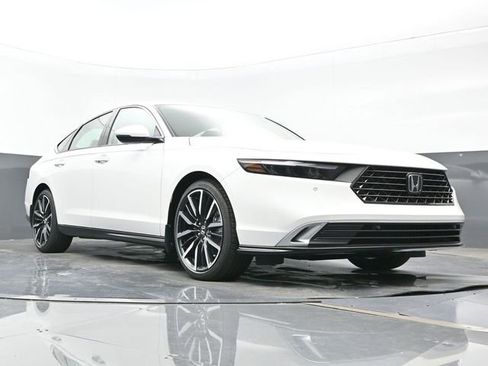 New 2025 Honda Accord Touring image 27