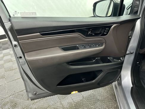 Used 2021 Honda Odyssey Touring image 11