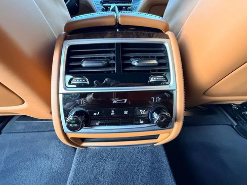 Used 2019 BMW 750i xDrive w/ Executive Package AWD/4WD image 34
