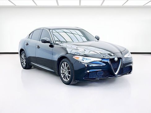 Used 2019 Alfa Romeo Giulia AWD image 3