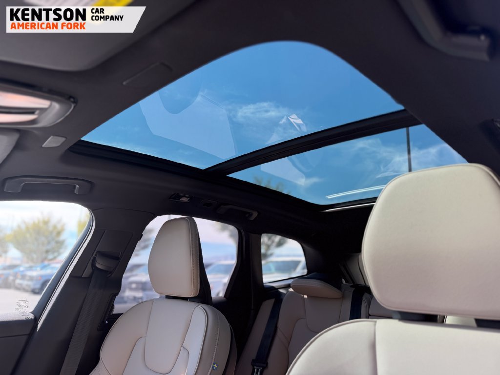 Used 2026 Volvo XC60 B5 Plus AWD/4WD image 28
