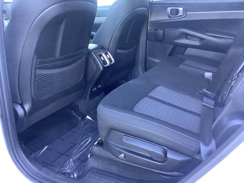 Used 2022 Kia Sorento LX AWD/4WD image 12
