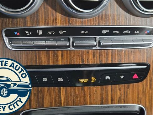 Used 2022 Mercedes-Benz GLC 300 4MATIC image 15