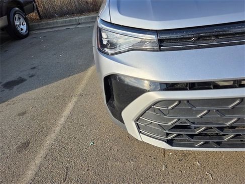 Used 2025 Volkswagen Taos S image 5