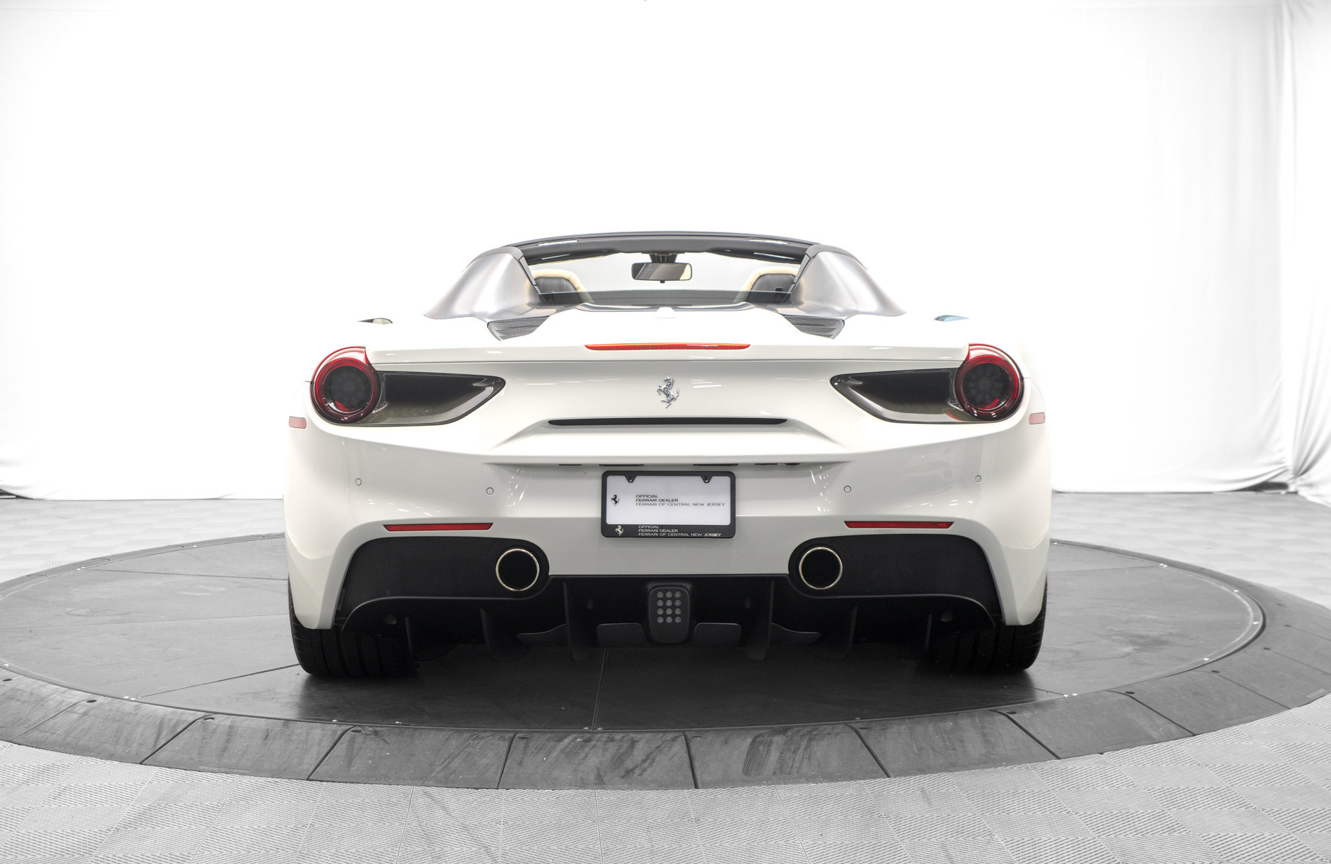 Used 2018 Ferrari 488 Spider RWD image 4