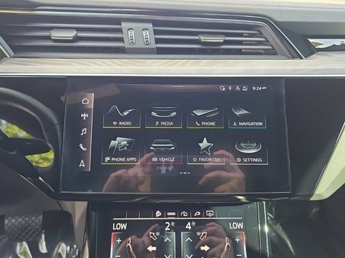 Used 2024 Audi Q8 e-tron Premium AWD/4WD image 15