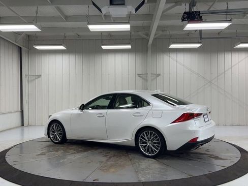 Used 2018 Lexus IS 300 AWD w/ Comfort Package image 6