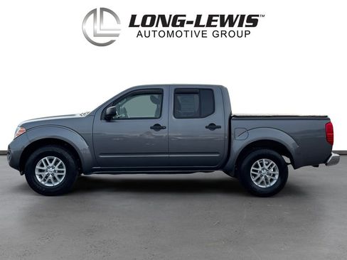 Used 2019 Nissan Frontier SV image 2