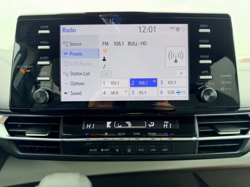 Used 2023 Toyota Sienna LE image 16