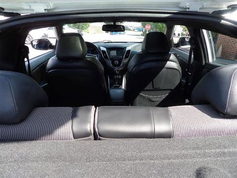 Used 2016 Hyundai Veloster w/ Option Group 03 FWD image 17