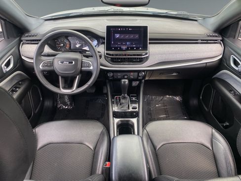 Used 2024 Jeep Compass Latitude AWD/4WD image 10