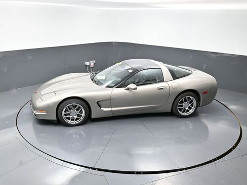 Used 2000 Chevrolet Corvette Coupe w/ Memory Pkg image 32