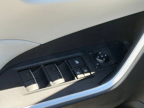 Used 2025 Toyota RAV4 XLE w/ Convenience Package FWD image 7