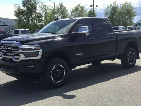 New 2025 RAM 2500 Laramie w/ Towing Technology Group image 4