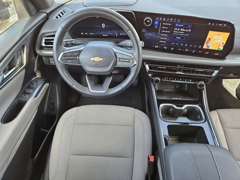 Used 2025 Chevrolet Traverse LT AWD/4WD image 31