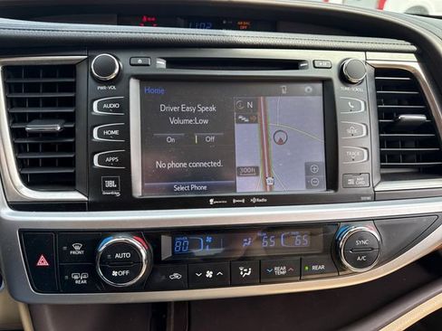 Used 2018 Toyota Highlander Limited image 29