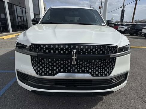 New 2026 Lincoln Navigator L Reserve image 2