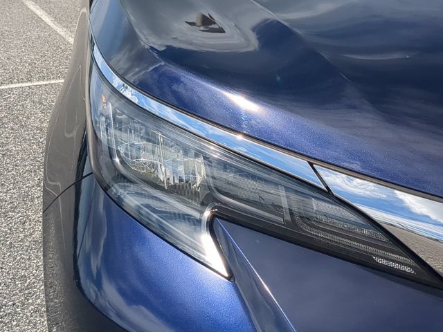 Certified 2024 Toyota Sienna XLE FWD image 10