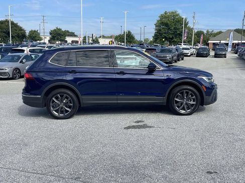 Certified 2022 Volkswagen Tiguan SE FWD image 8