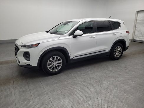 Used 2019 Hyundai Santa Fe SE image 2