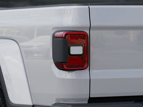 New 2026 Jeep Gladiator Sahara image 9