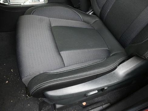 Used 2024 Subaru Ascent Premium w/ Convenience Package image 22