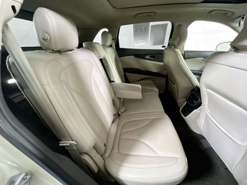 Used 2018 Lincoln MKX Reserve w/ Lincoln MKX Climate Package image 27