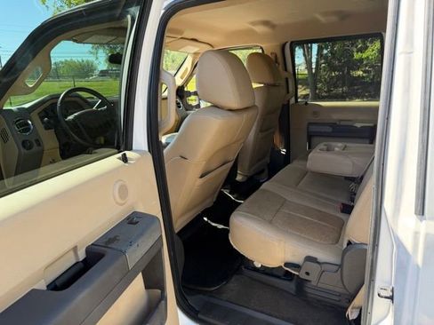 Used 2011 Ford F250 Lariat w/ Lariat Interior Pkg AWD/4WD image 27