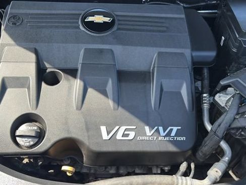 Used 2017 Chevrolet Equinox Premier w/ Enhanced Convenience Package AWD/4WD image 31