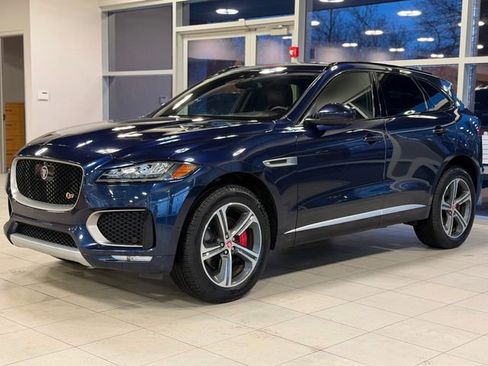 Used 2018 Jaguar F-PACE S image 4