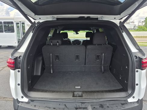 Used 2023 Chevrolet Traverse LT w/ LPO, Cargo Package AWD/4WD image 11