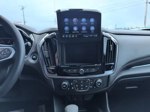 Used 2023 Chevrolet Traverse LT FWD image 22