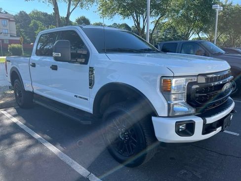 Used 2022 Ford F250 XLT w/ Black Appearance Package AWD/4WD image 2