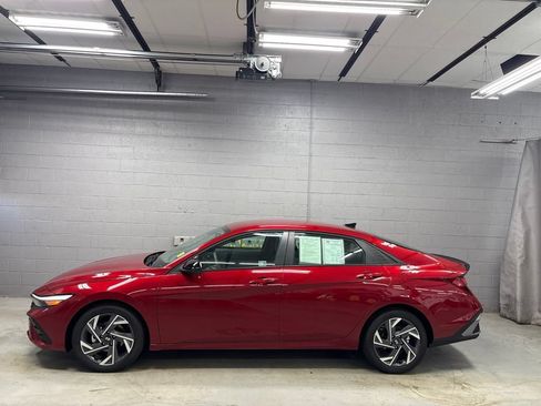 Used 2025 Hyundai Elantra Sport FWD image 26