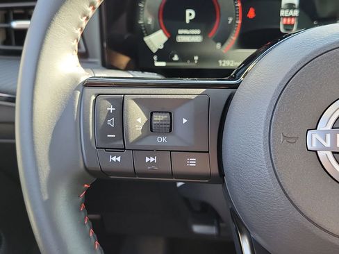 Used 2025 Nissan Kicks SR image 5