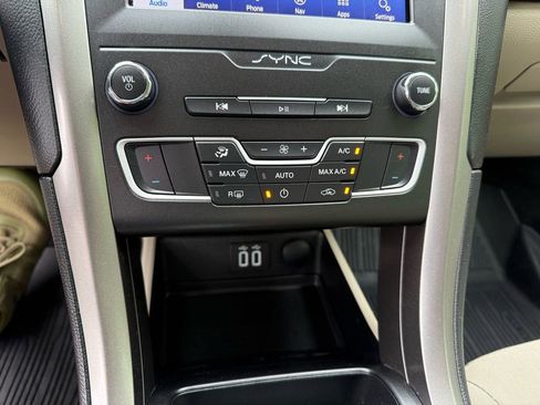 Used 2020 Ford Fusion SE FWD image 26
