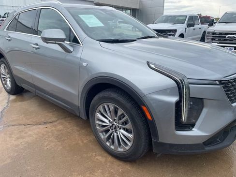 Used 2025 Cadillac XT4 Premium Luxury FWD image 4